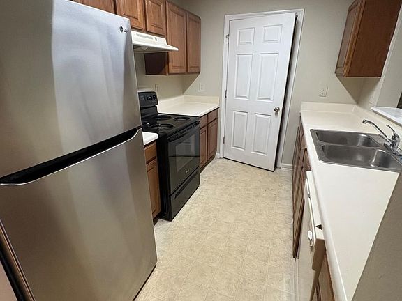 4th image of 4302 Waldrop Pl
