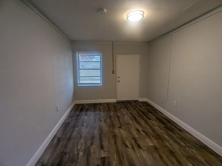 16212 Wallace St — Photo 5