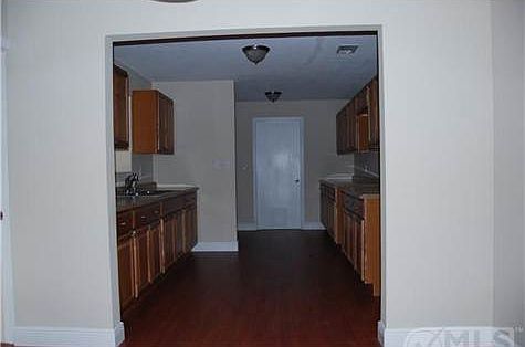 3rd image of 4610 Weymouth St