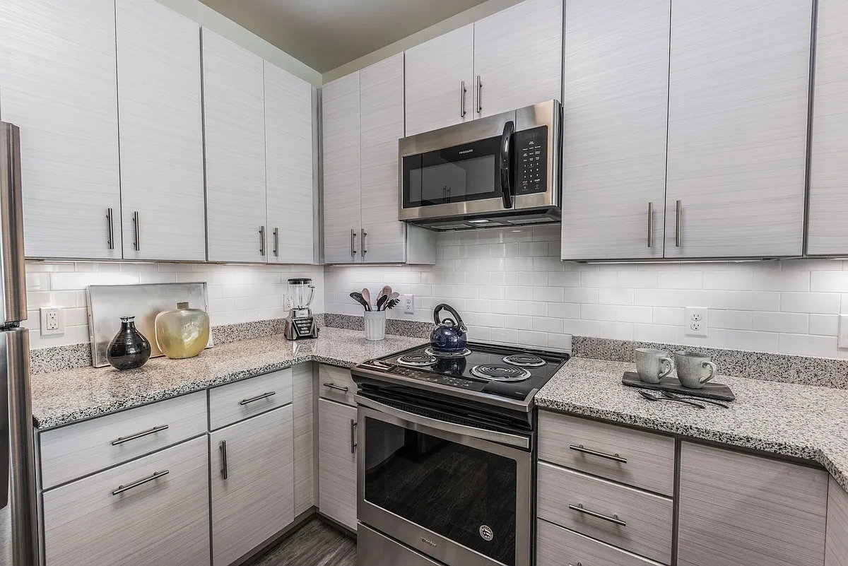 Updated Kitchen - Studio 3807