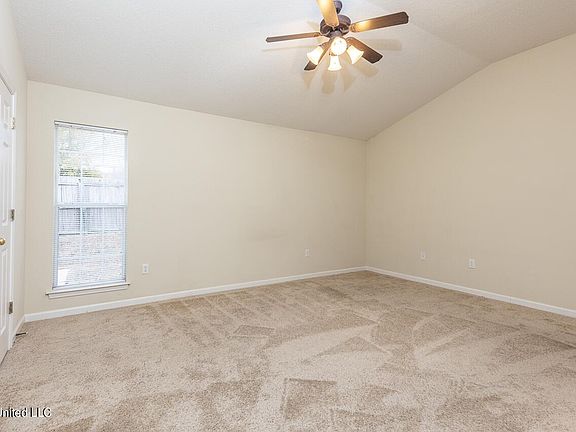 5th image of 624 Grant Dr