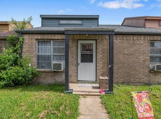 811 Buchta Rd APT B, Angleton, TX 77515