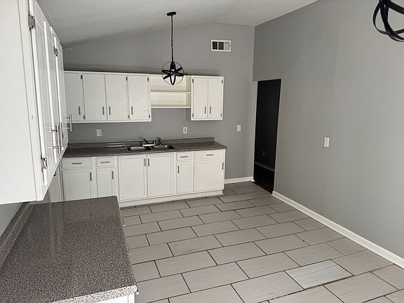 5th image of 2058 Willow Wood Ave