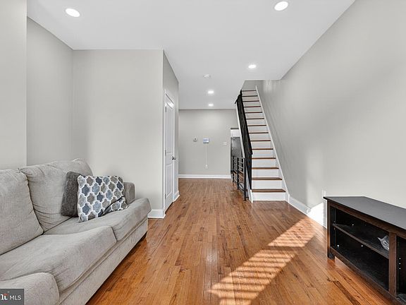2nd image of 2543 Nicholas St