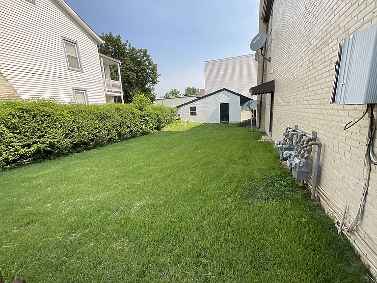 201 W North St — Photo 10