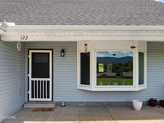 4th image of 122 Hodge Way