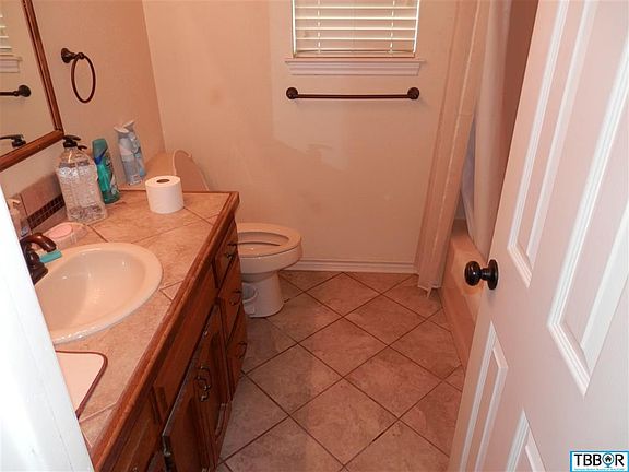 5th image of 1100 Cedar Creek Dr