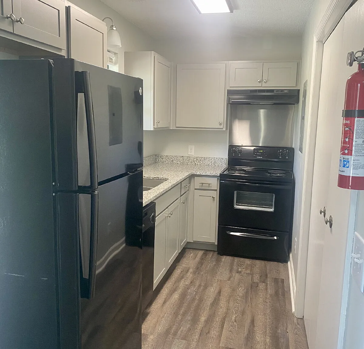 1 bed, 1.0 bath, 631 sqft, $975 — Photo 2