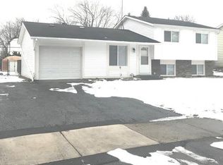 309 Rockhurst Rd, Bolingbrook, IL 60440