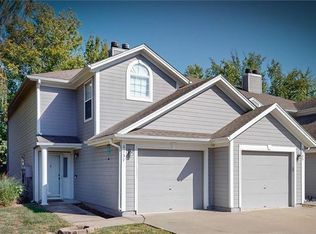6137 NE Moonstone Ct, Lees Summit, MO 64064