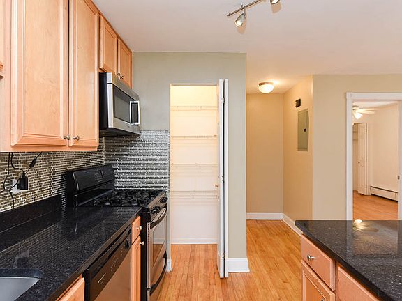 5th image of 7610 N Rogers Ave APT 103