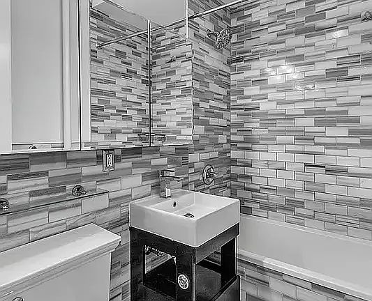 3rd image of 120 Mulberry St APT 2