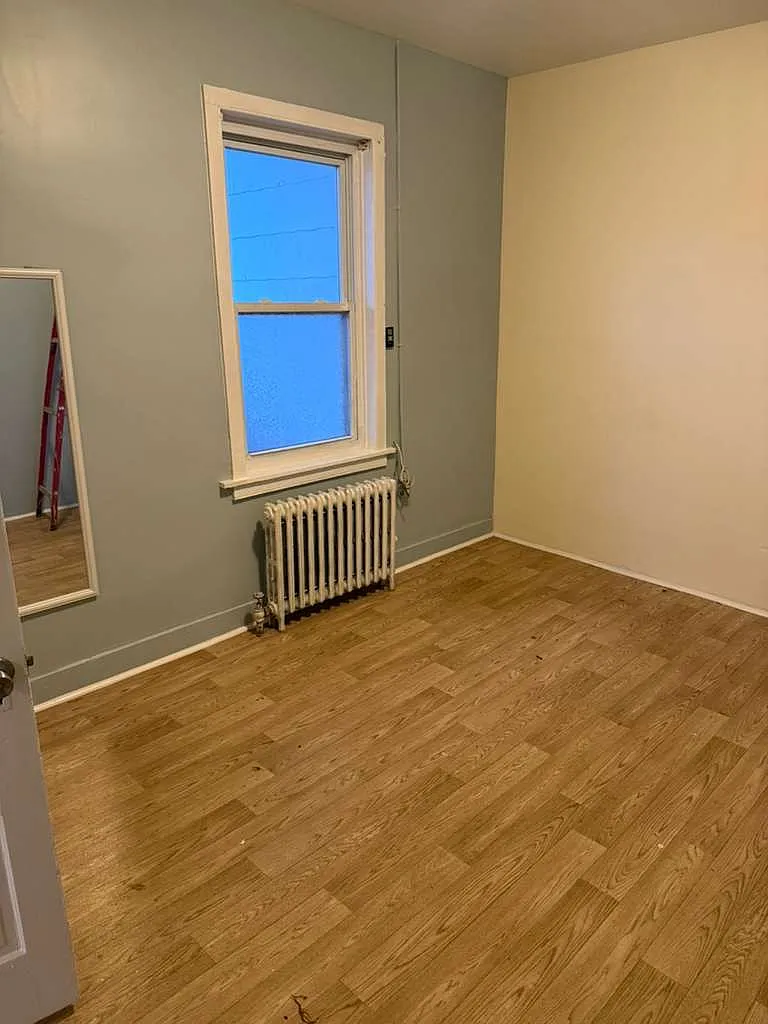 2 bed, $1,300 — Photo 3