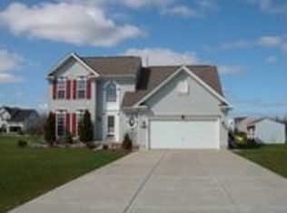 7001 Tracy Ct, Lockport, NY 14094