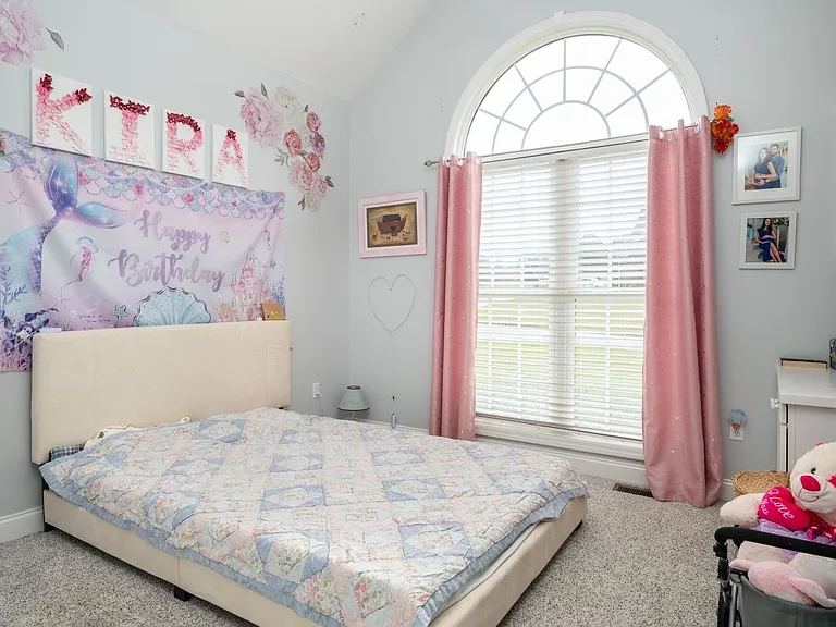 111 Roundstone Dr — Photo 17