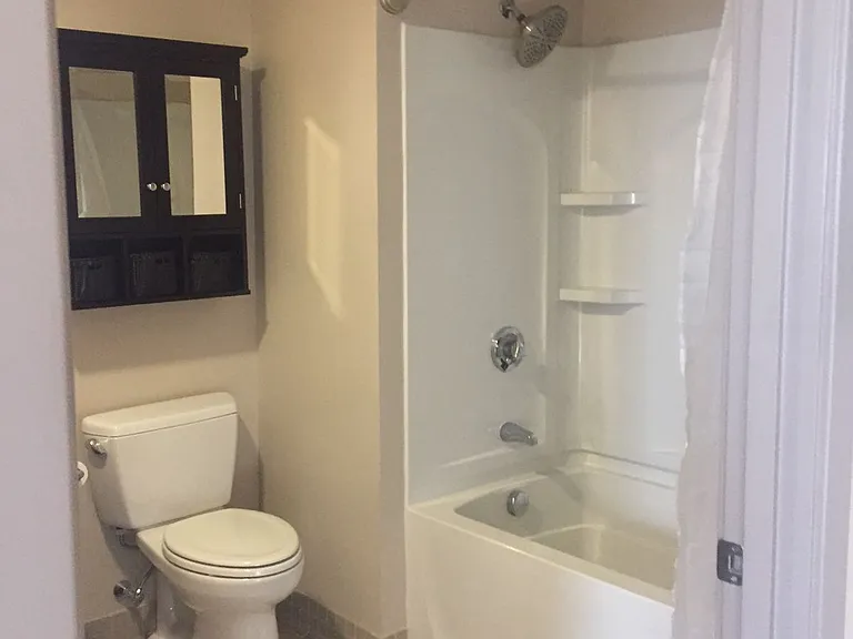 275 W Main St #14 — Photo 2