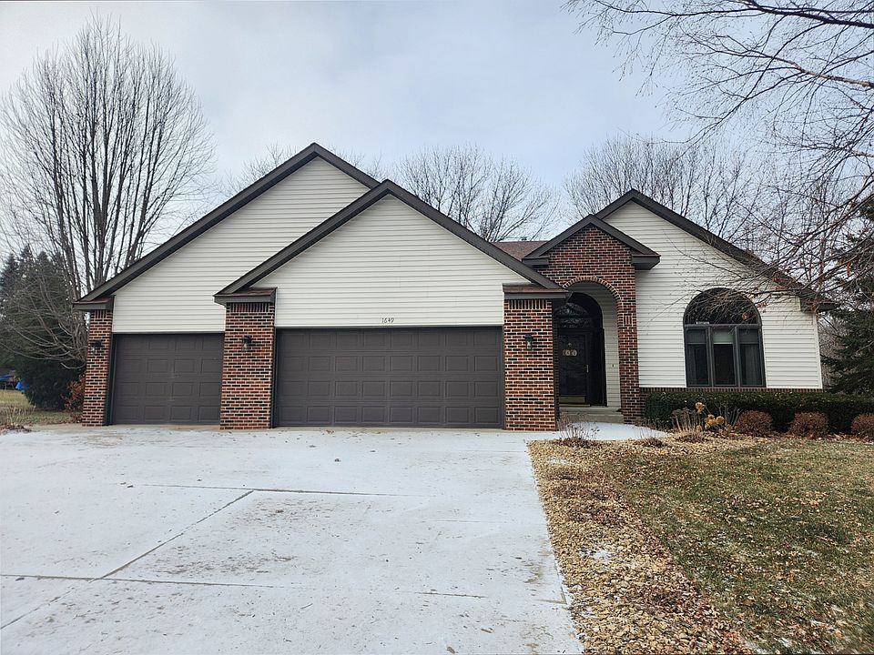 1st image of 1649 Wedgewood Dr NE