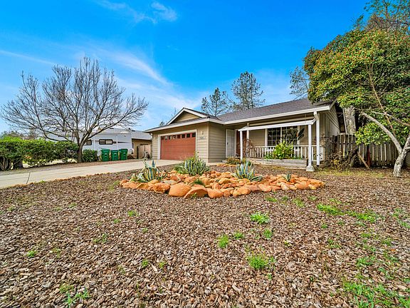 3rd image of 1020 Gray Pine Way