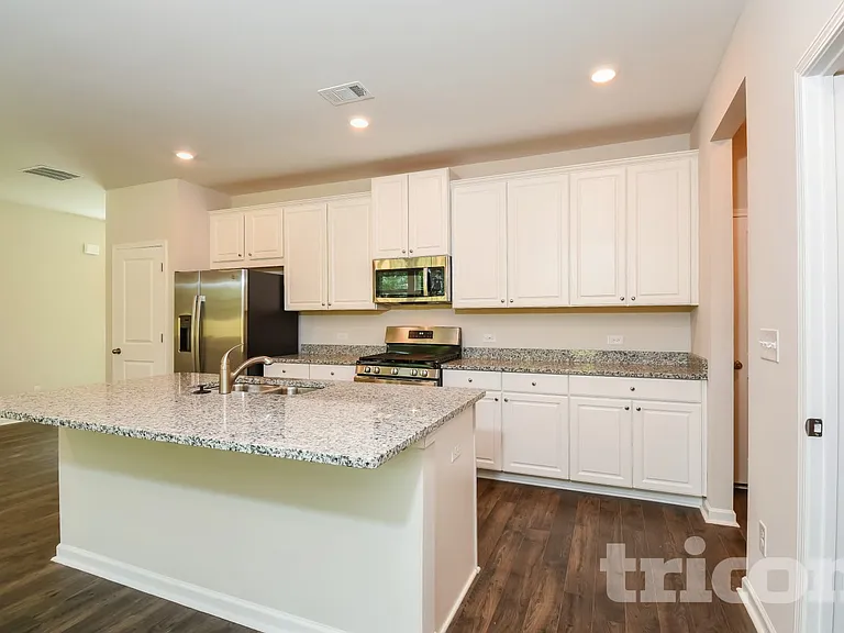 152 Chapelcrest Ln — Photo 3