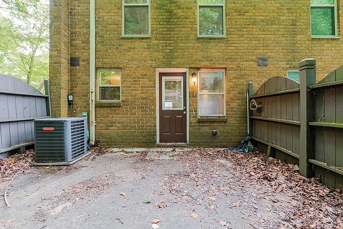 255 Winding River Dr #J — Photo 22