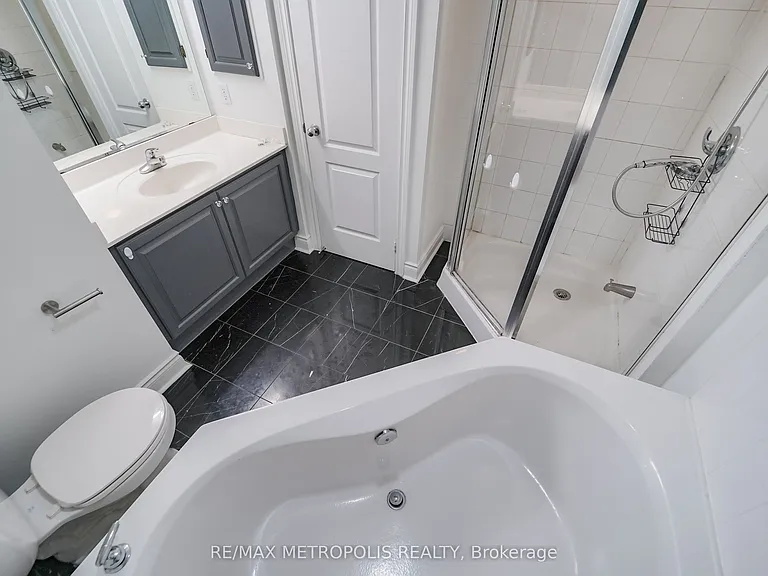 3 Rean Dr #Townhouse 13 — Photo 31