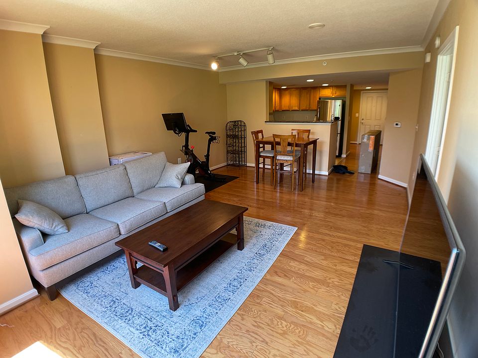 Living Room _ Picture #2