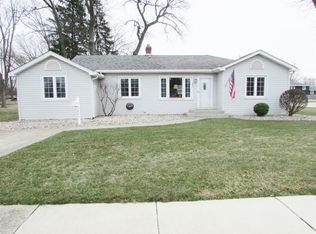 403 N Wiggs St, Griffith, IN 46319