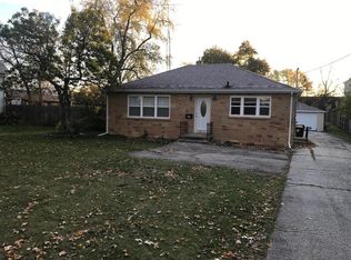 627 Main St, Antioch, IL 60002