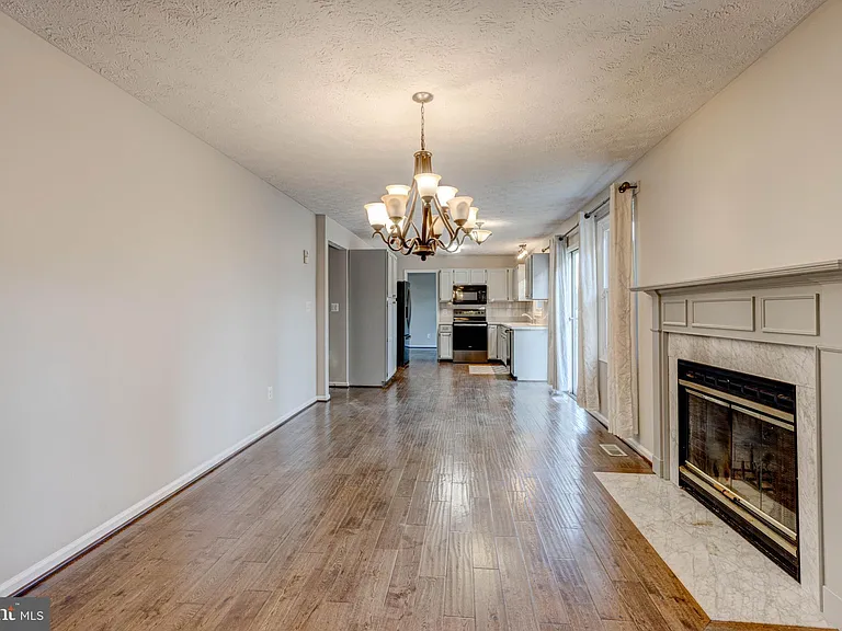 7925 Carriage Dr — Photo 15