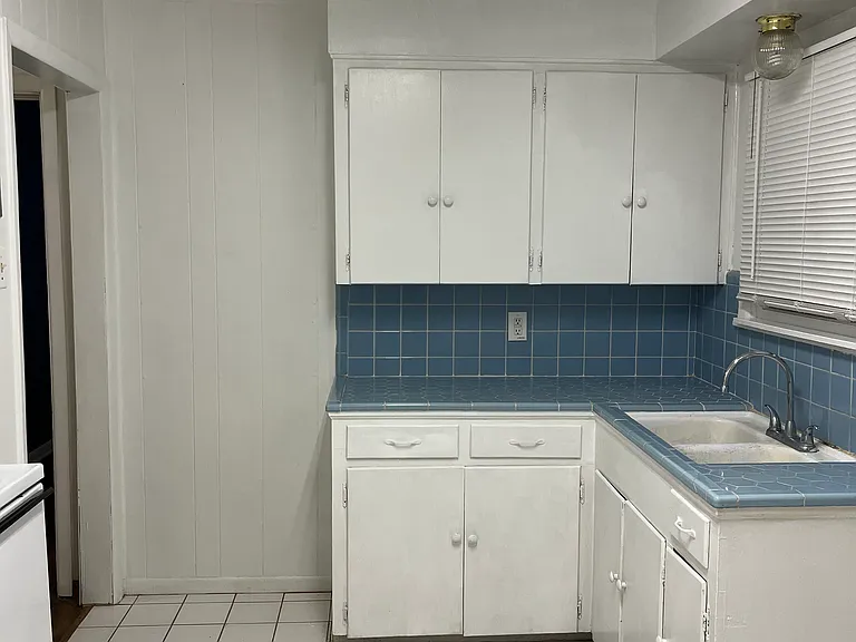2340 San Marcus Ave — Photo 5