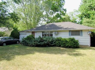 37 Fairview Dr, Middletown, NJ 07748