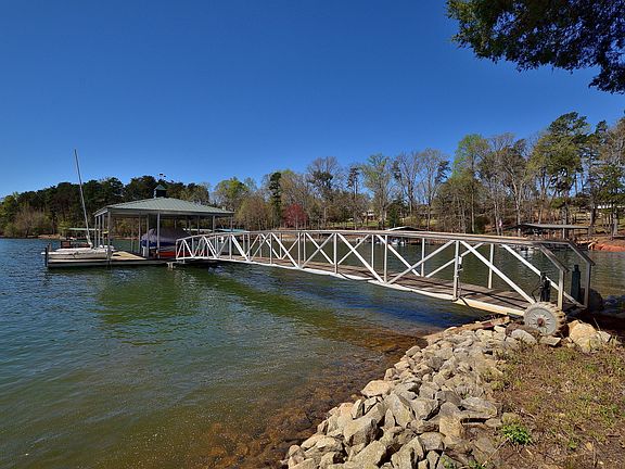 60-ft wheeled ramp w/ riprap