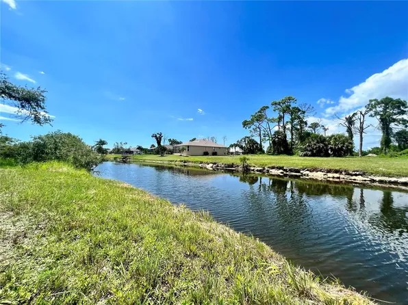 76 Mark Twain Ln #325, Rotonda West, FL 33947