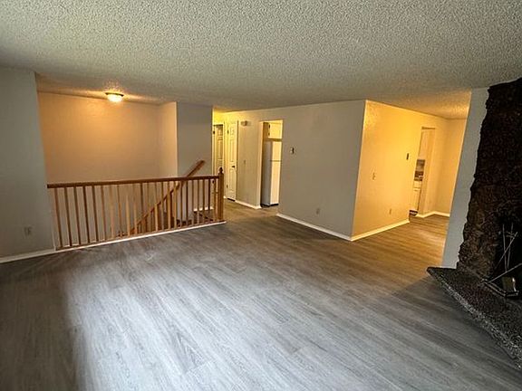 5th image of 1320-1322 S Robinhood St #1320