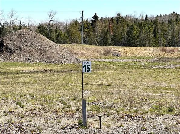 25 Hillside Ests #15, Saint George, NB E5C 3S4