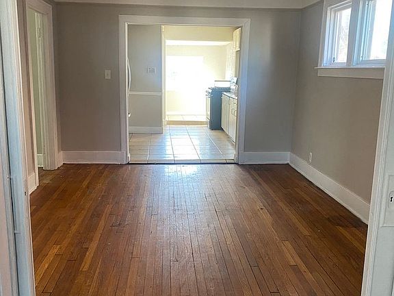 3rd image of 11894 Glenfield Ave