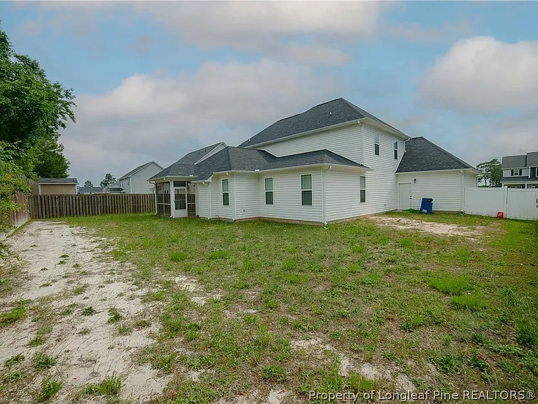 212 Stafford Ave — Photo 5
