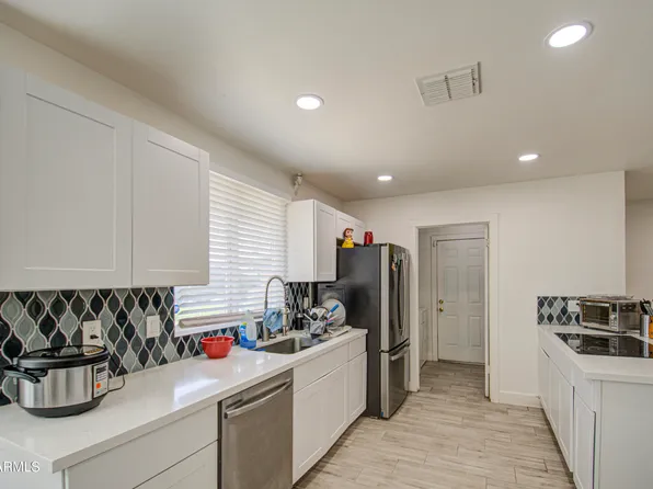 3210 W BELMONT Avenue, Phoenix, AZ 85051