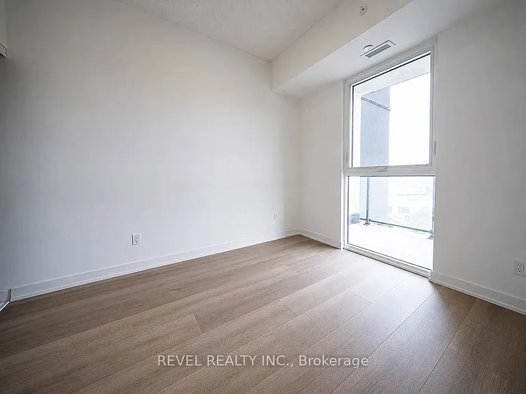 33 Erie Ave #406 — Photo 9