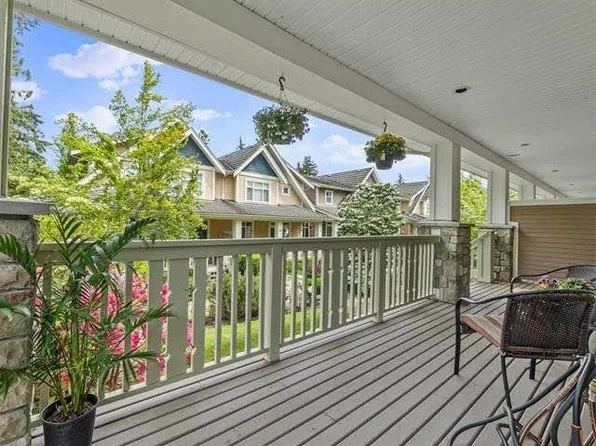 15237 36th Ave #8, Surrey, BC V3Z 0Y4