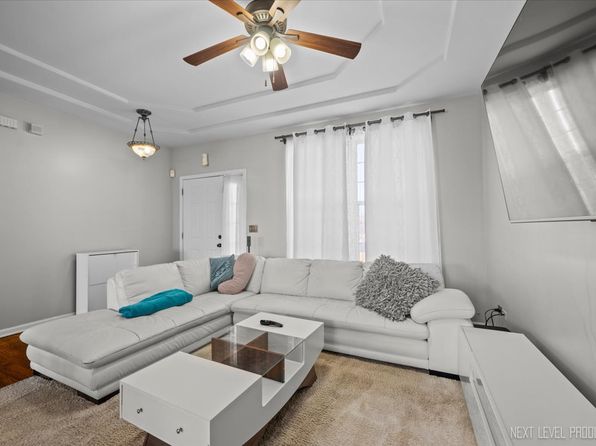 aurora-illinois-67097210 picture