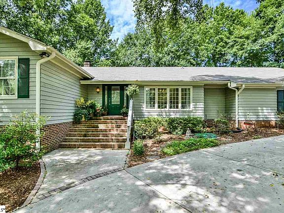 3rd image of 201 Pebble Creek Dr