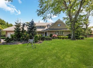 122 Woodmere Blvd S, Woodmere, NY 11598