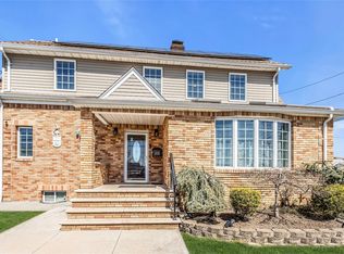 209 Bay Ave, Hicksville, NY 11801