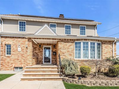 209 Bay Avenue, Hicksville, NY, 11801