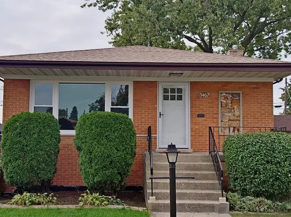 1467 Memorial Dr, Calumet City, IL 60409