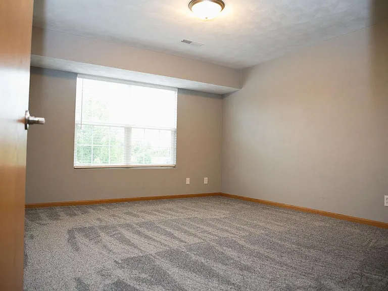 7964 Royal Oaks Rd — Photo 9
