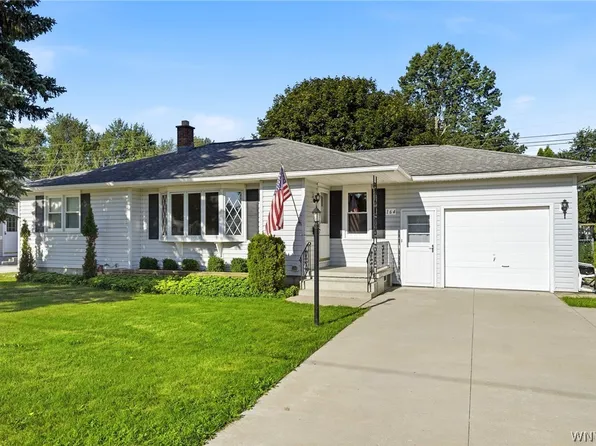 164 S Meadow Dr, North Tonawanda, NY 14120