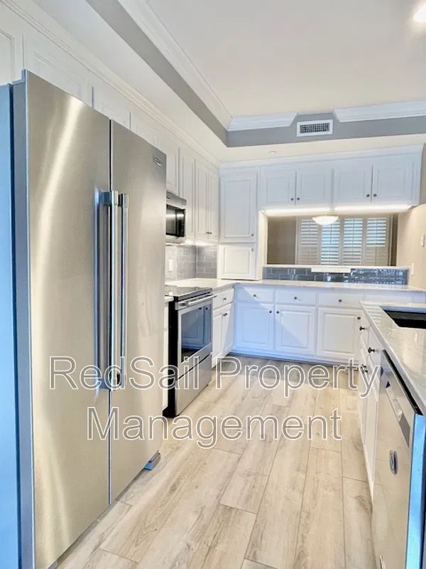 2 bed, 2.5 bath, 1746 sqft, $2,750 — Photo 2