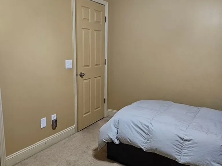 304 Christopher Luke Cir — Photo 18